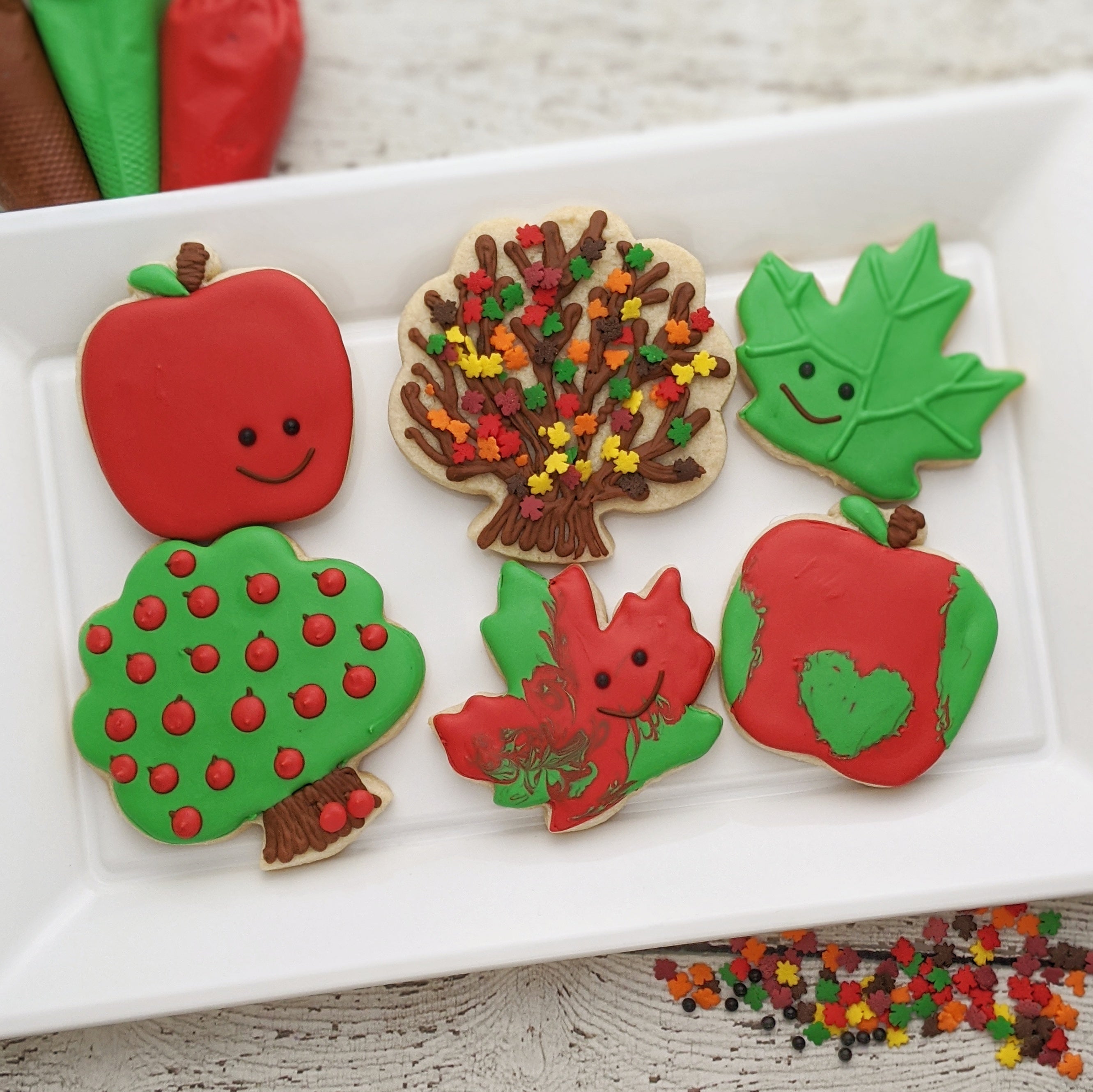 Unbeleafable Apples Cookie Decorating Kit